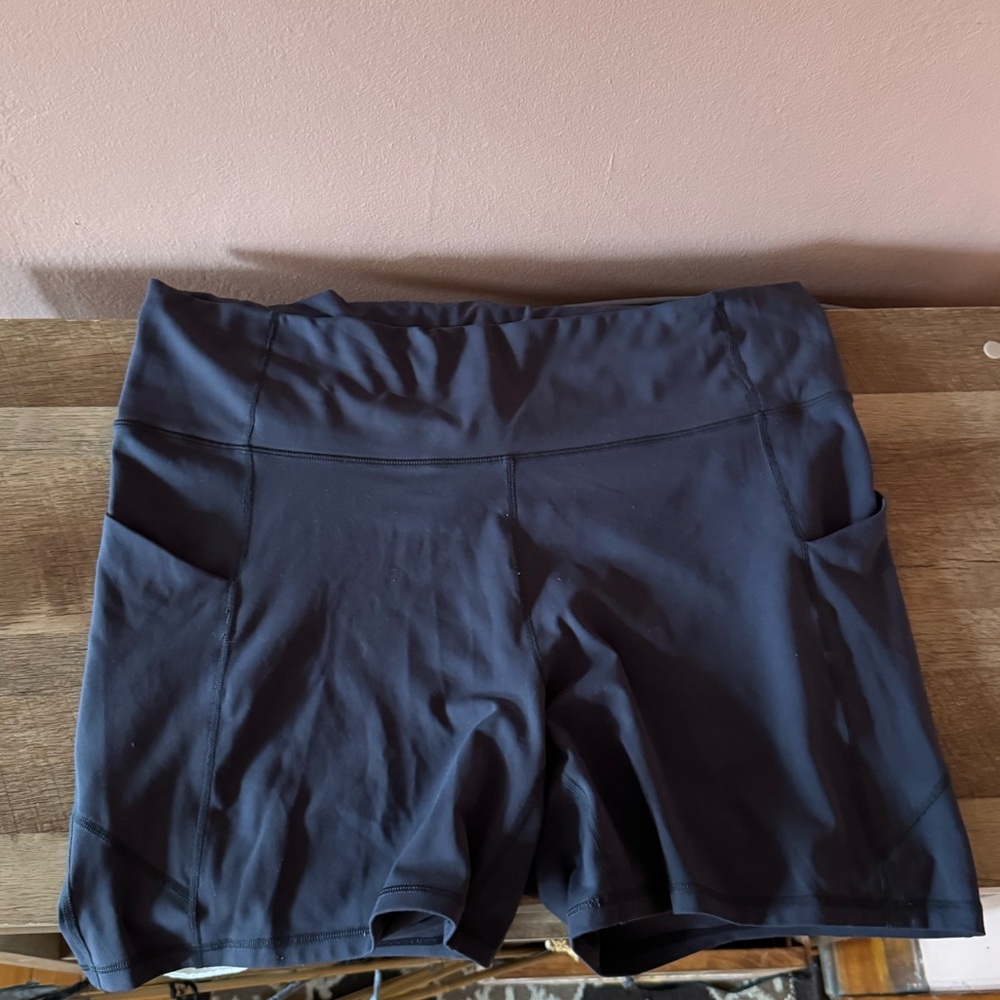 PureLuxe Oasis biker shorts with pockets - 6 inch shorts